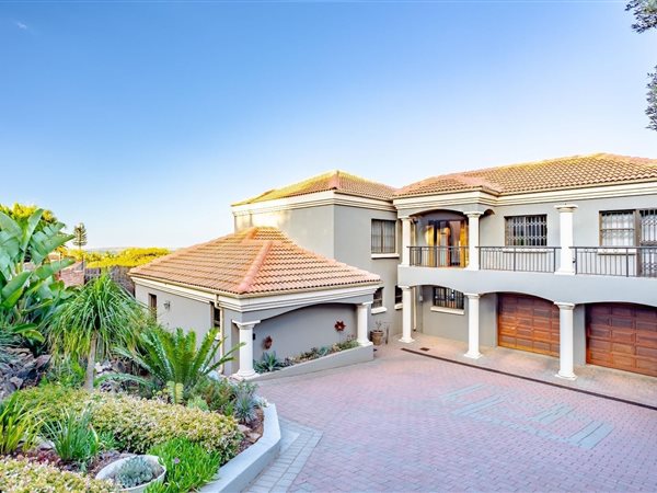 6 Bed House in Constantia Park