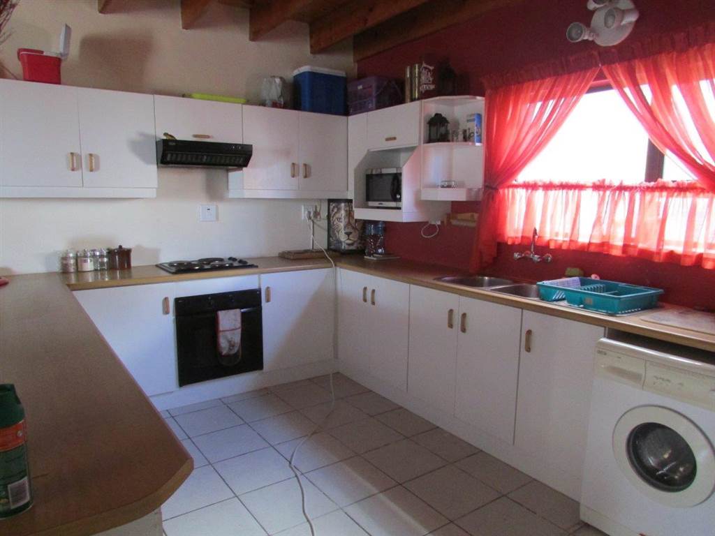7 Bed House in Port Nolloth photo number 18