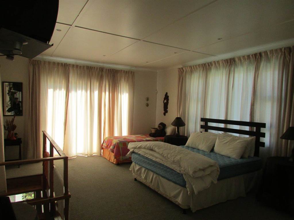 7 Bed House in Port Nolloth photo number 16