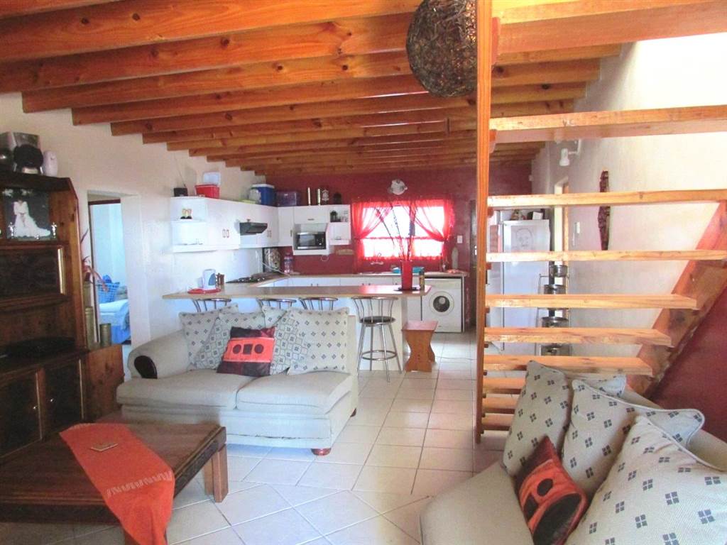 7 Bed House in Port Nolloth photo number 5