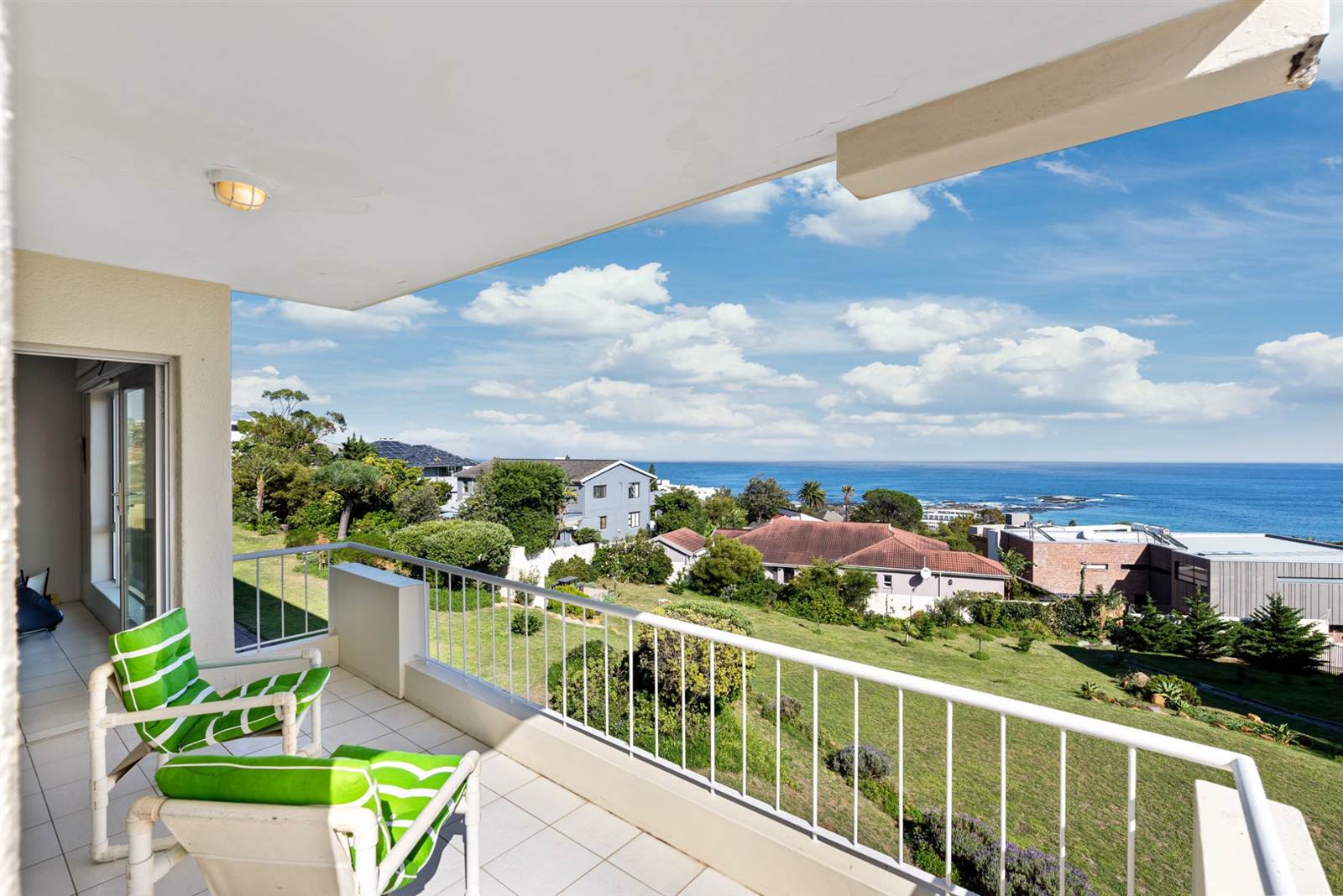 2 Bed Apartment in Camps Bay photo number 1