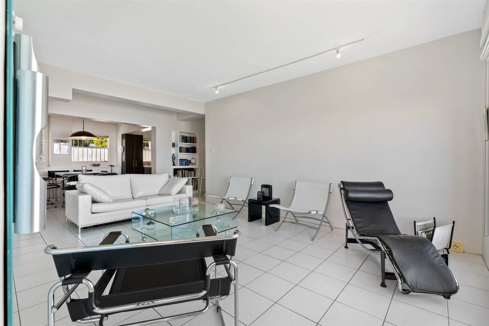 2 Bed Apartment in Camps Bay photo number 8