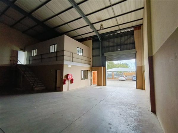 410  m² Industrial space