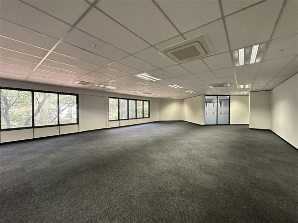 336  m² Commercial space