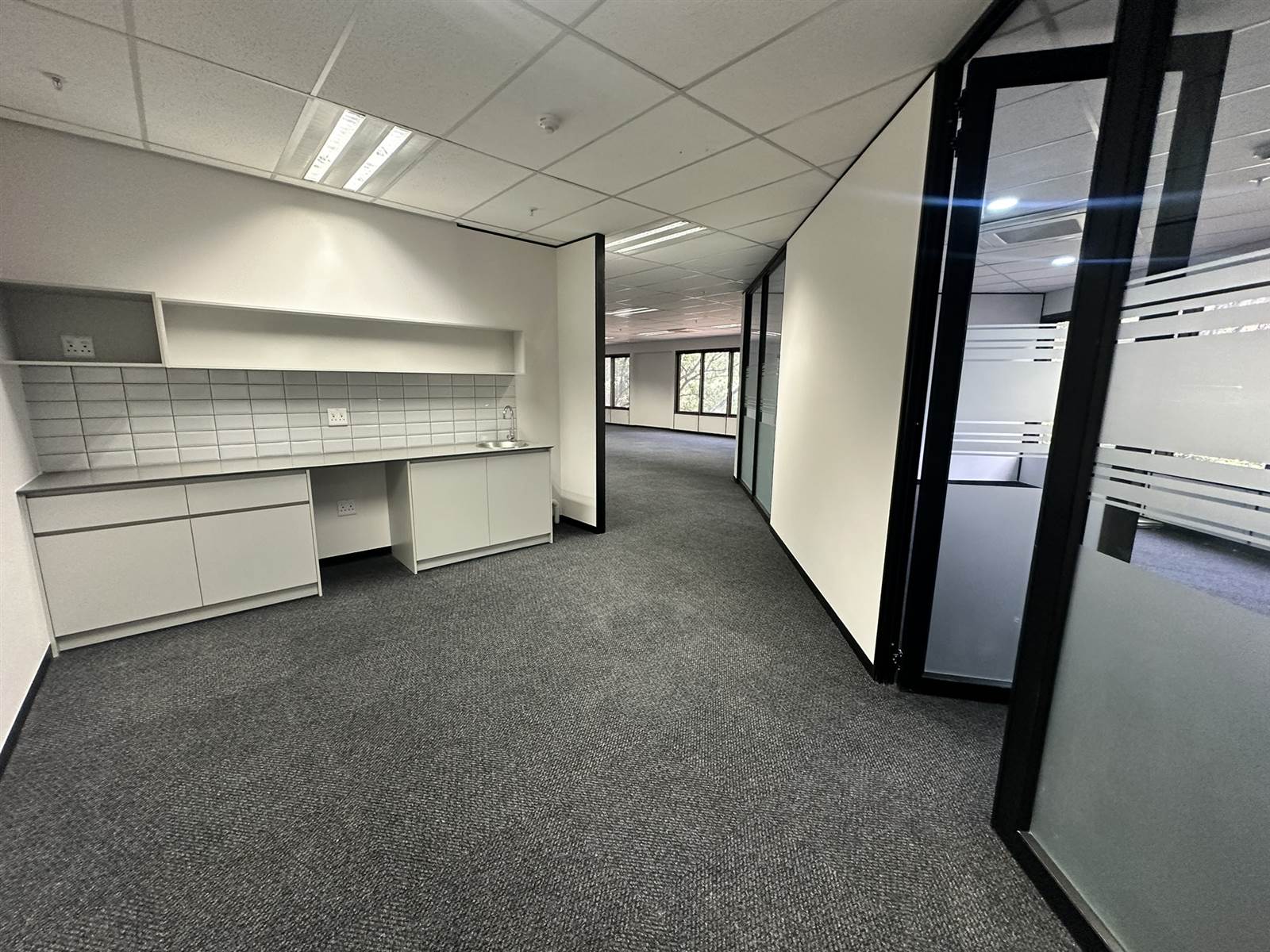 336  m² Commercial space in Parktown photo number 8