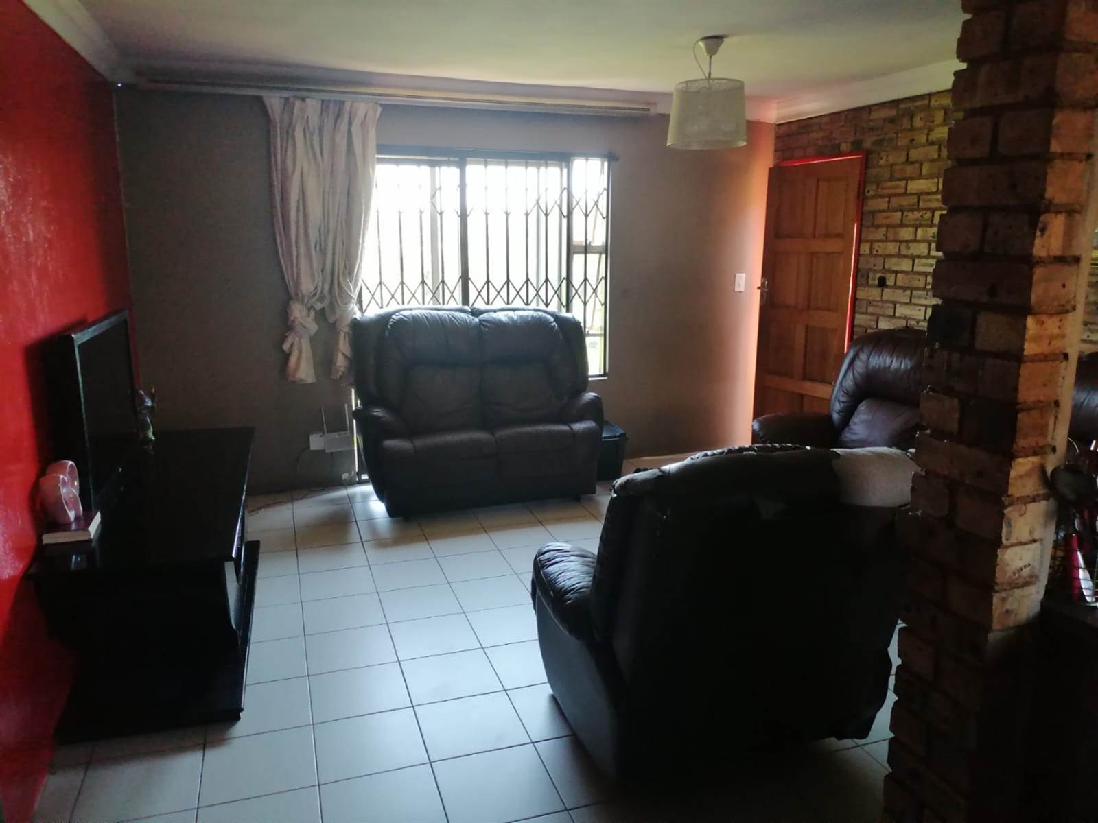 3 Bed Apartment in Naturena photo number 9