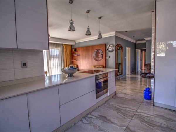 4 Bedroom House 4 Bedroom House