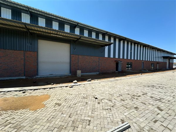 548  m² Industrial space