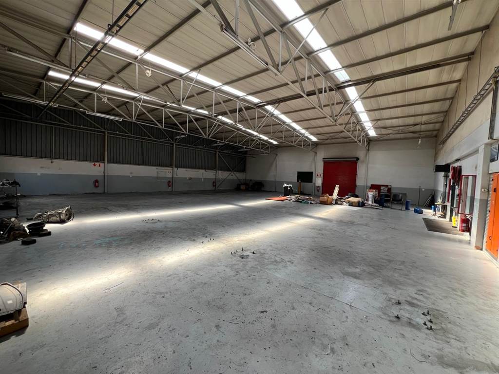 1523  m² Industrial space in Strydompark photo number 7