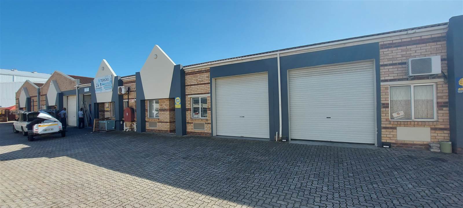 100  m² Commercial space in Walmer photo number 7