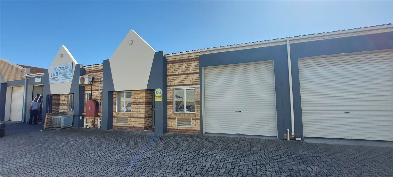100  m² Commercial space in Walmer photo number 8