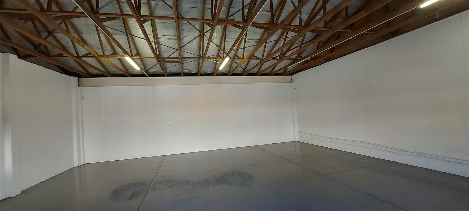 100  m² Commercial space in Walmer photo number 11