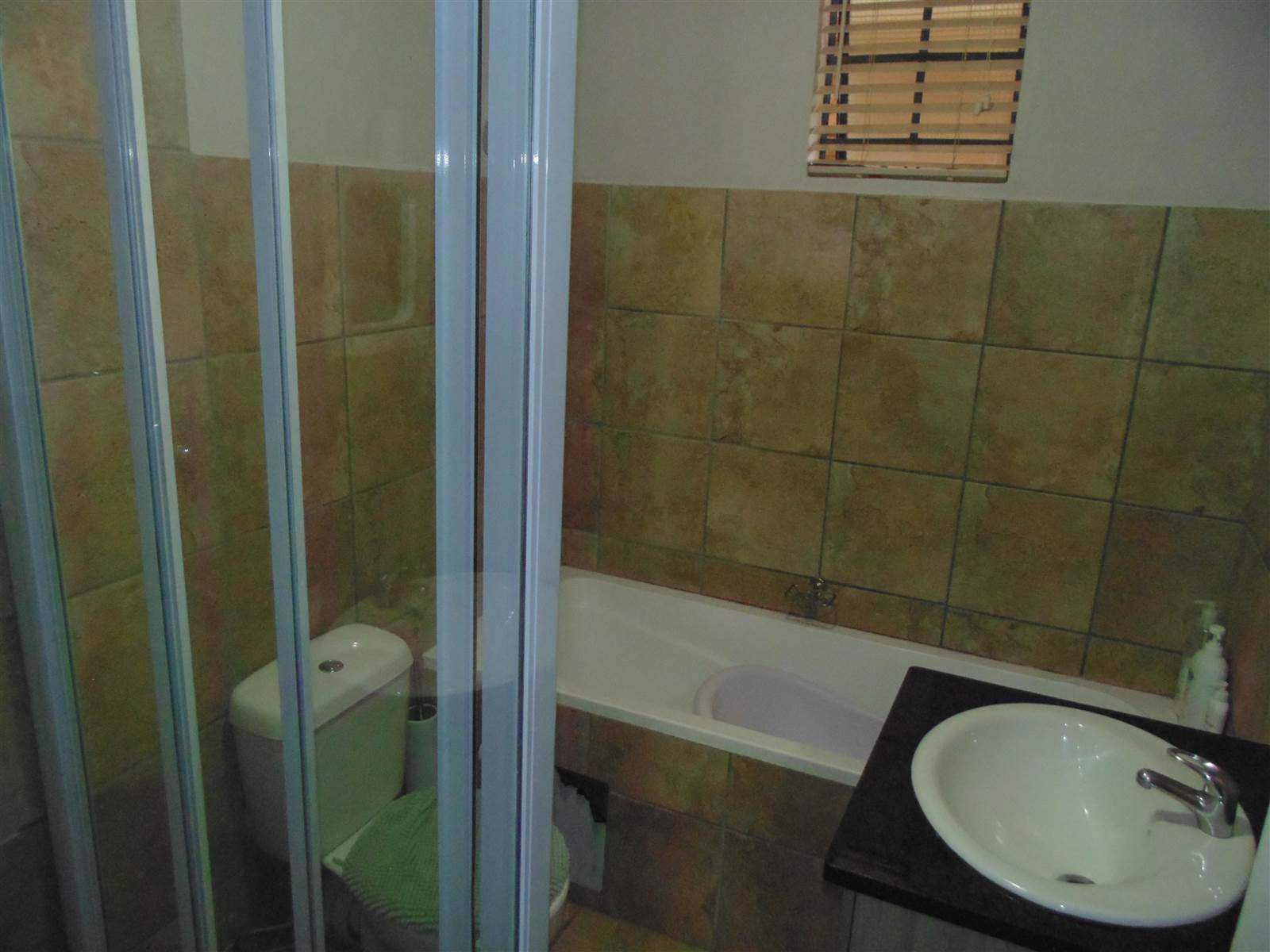 2 Bed House in Rooihuiskraal North photo number 17