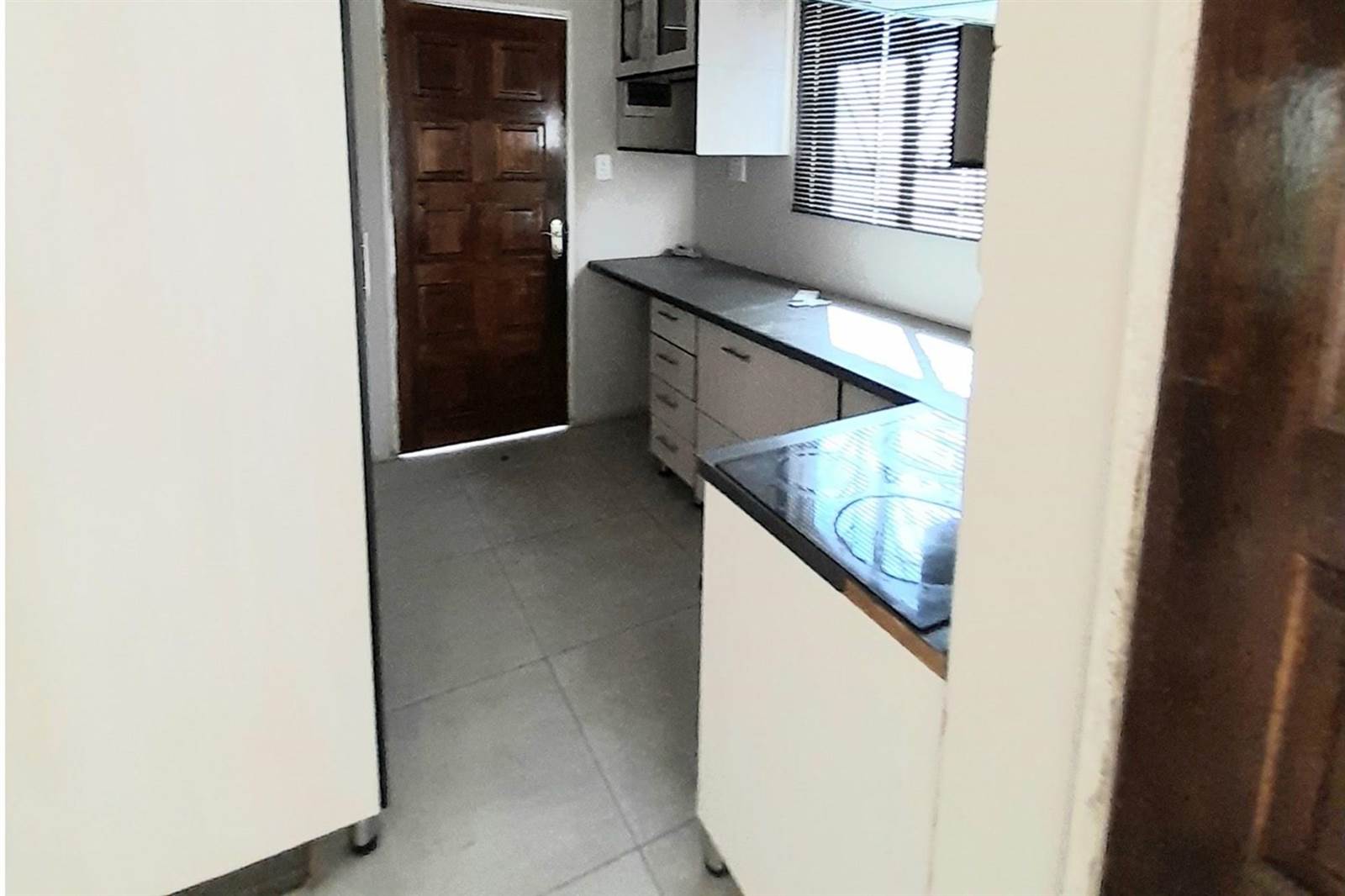 2 Bed House in Soshanguve B photo number 14
