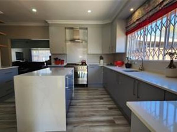 3 Bed House in Meyerspark