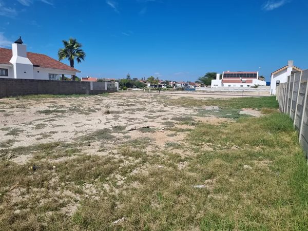 651 m² Land available in Port Owen