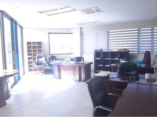 220  m² Office Space in Bedfordview photo number 2
