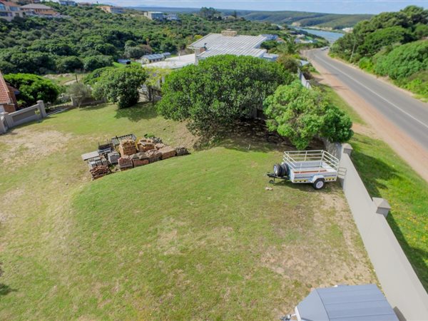 517 m² Land available in Stilbaai