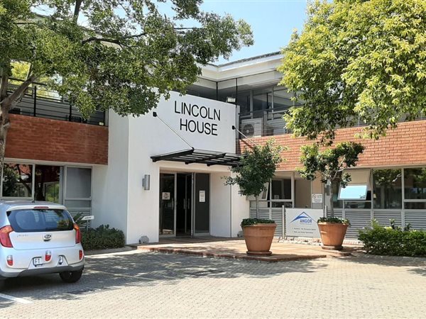 762  m² Commercial space in Bryanston