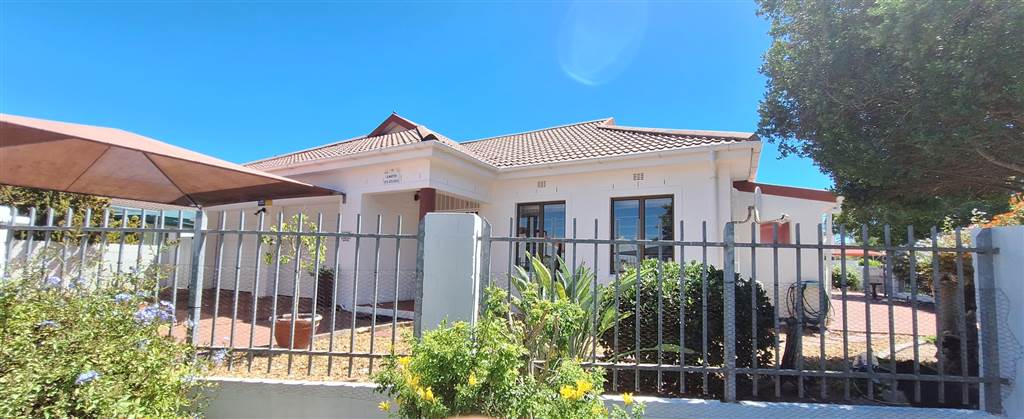 3 Bed House in Port Owen photo number 16