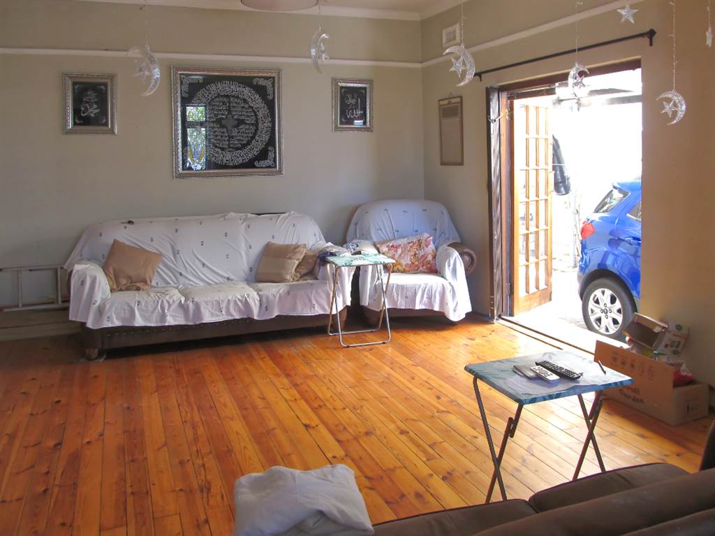 3 Bed House in Parow Central photo number 4