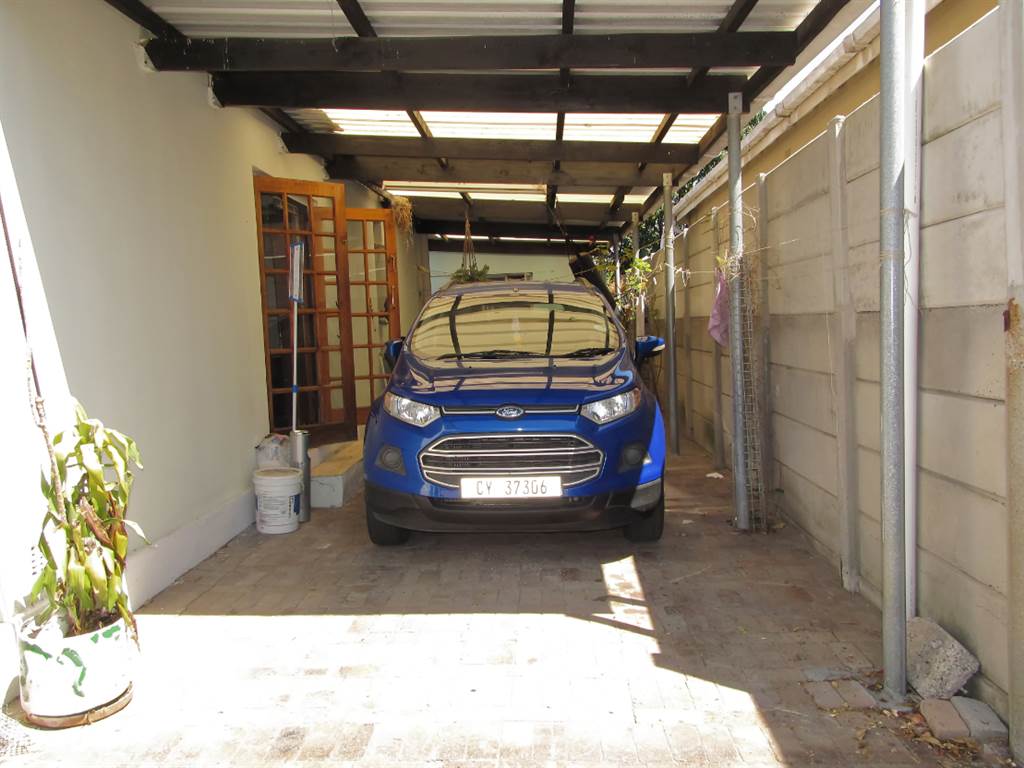 3 Bed House in Parow Central photo number 15