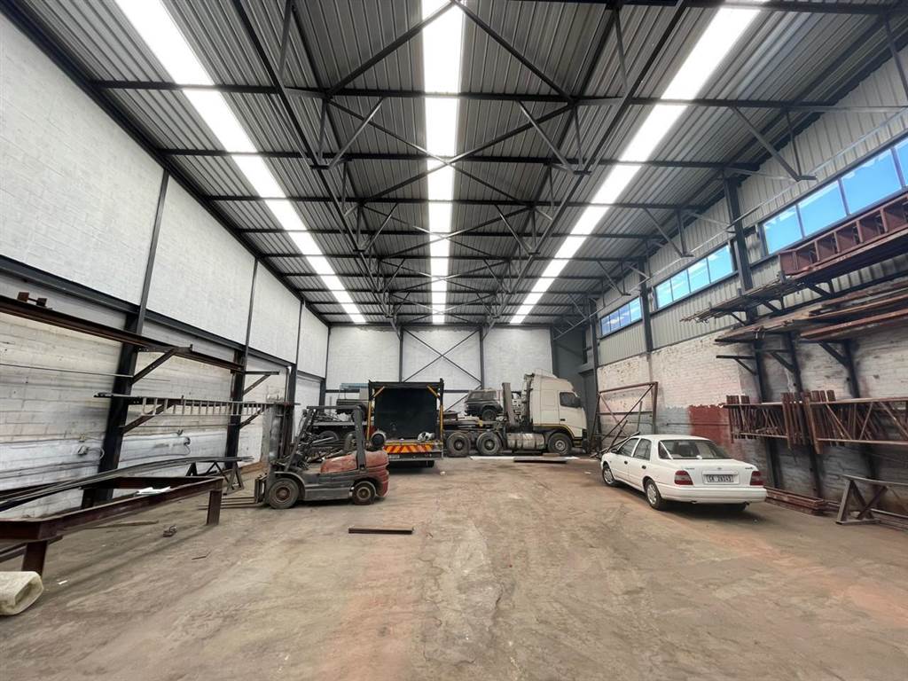 550  m² Industrial space in Goodwood photo number 4