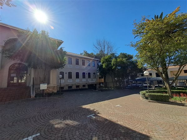 252  m² Commercial space