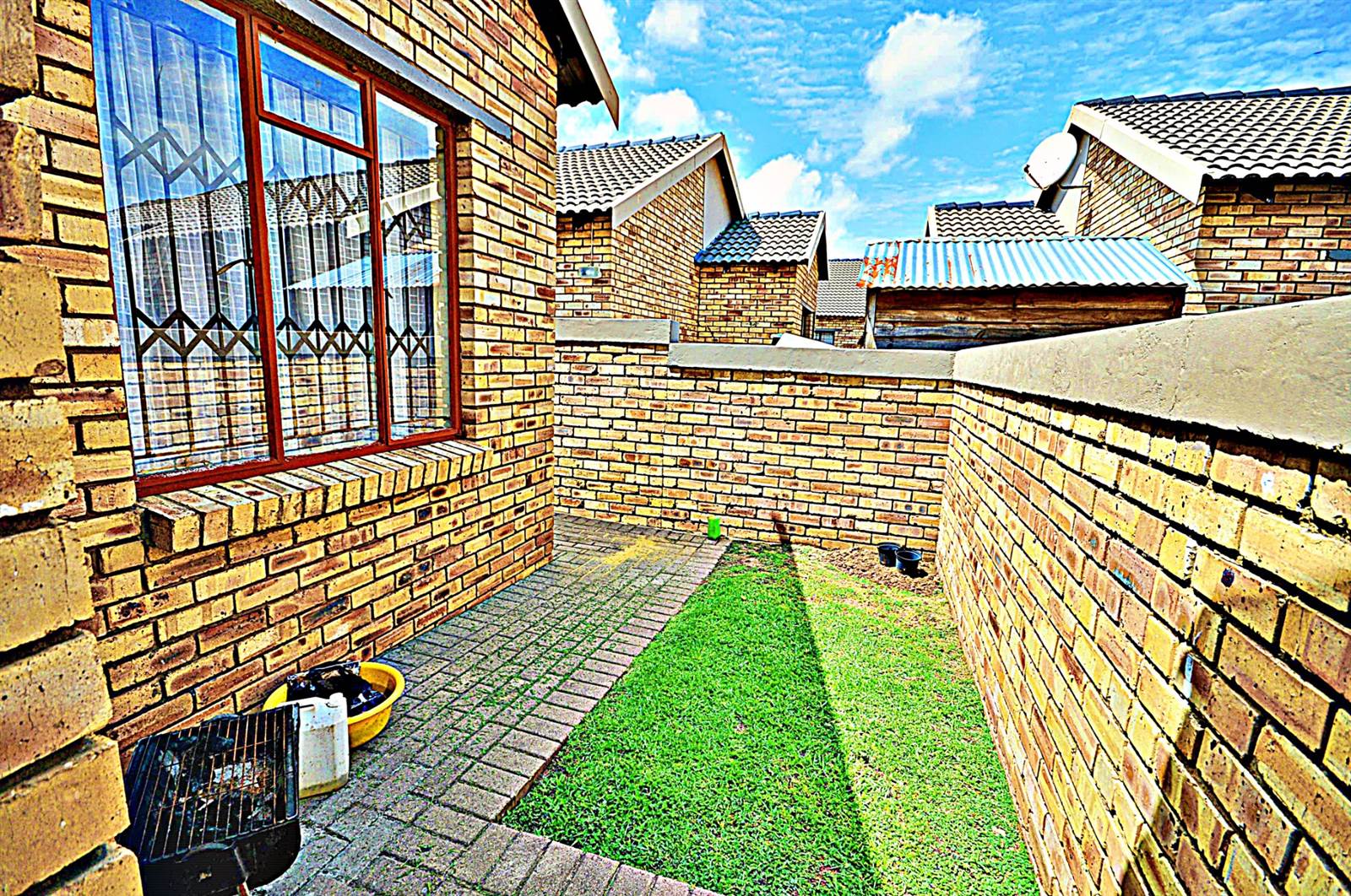 2 Bed Cluster in Greenhills photo number 13