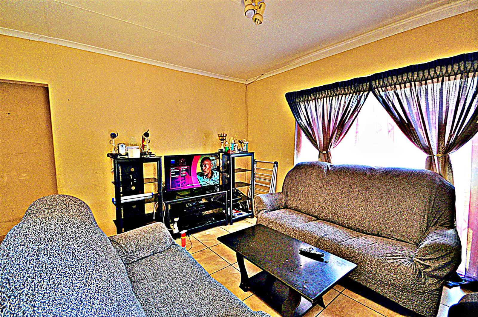 2 Bed Cluster in Greenhills photo number 3