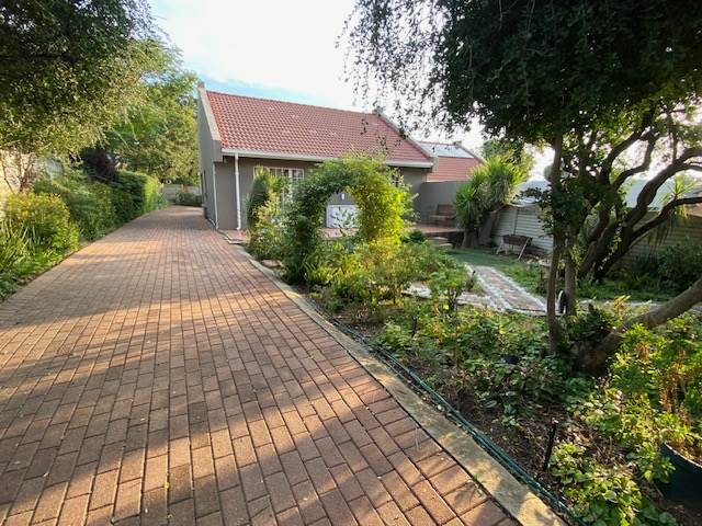 2 Bed House in Kyalami Hills photo number 14