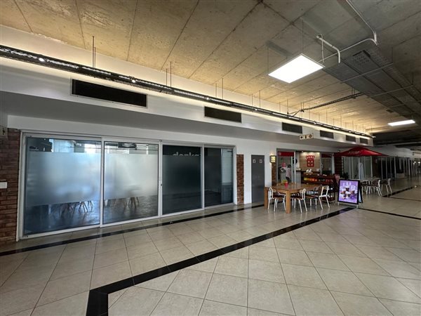 82  m² Commercial space in Milnerton