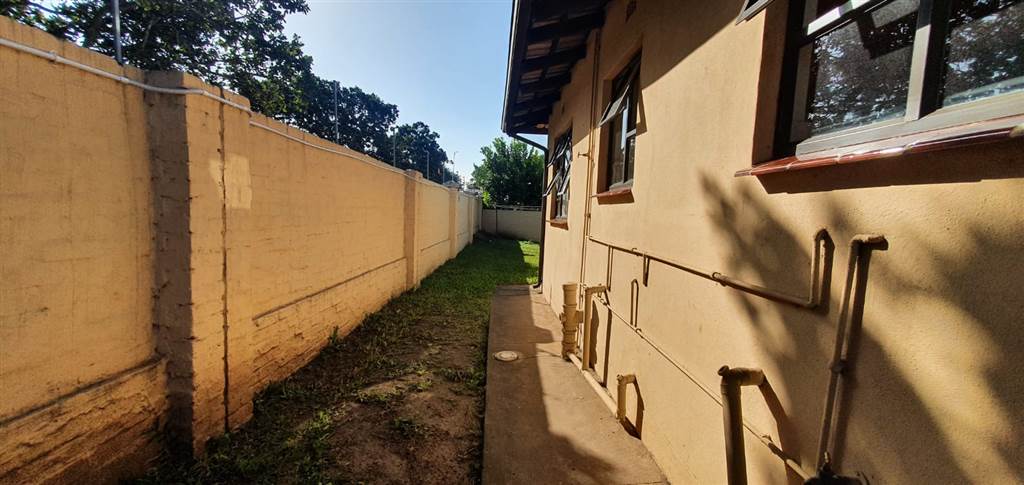 2 Bed Simplex in Nyala Park photo number 7