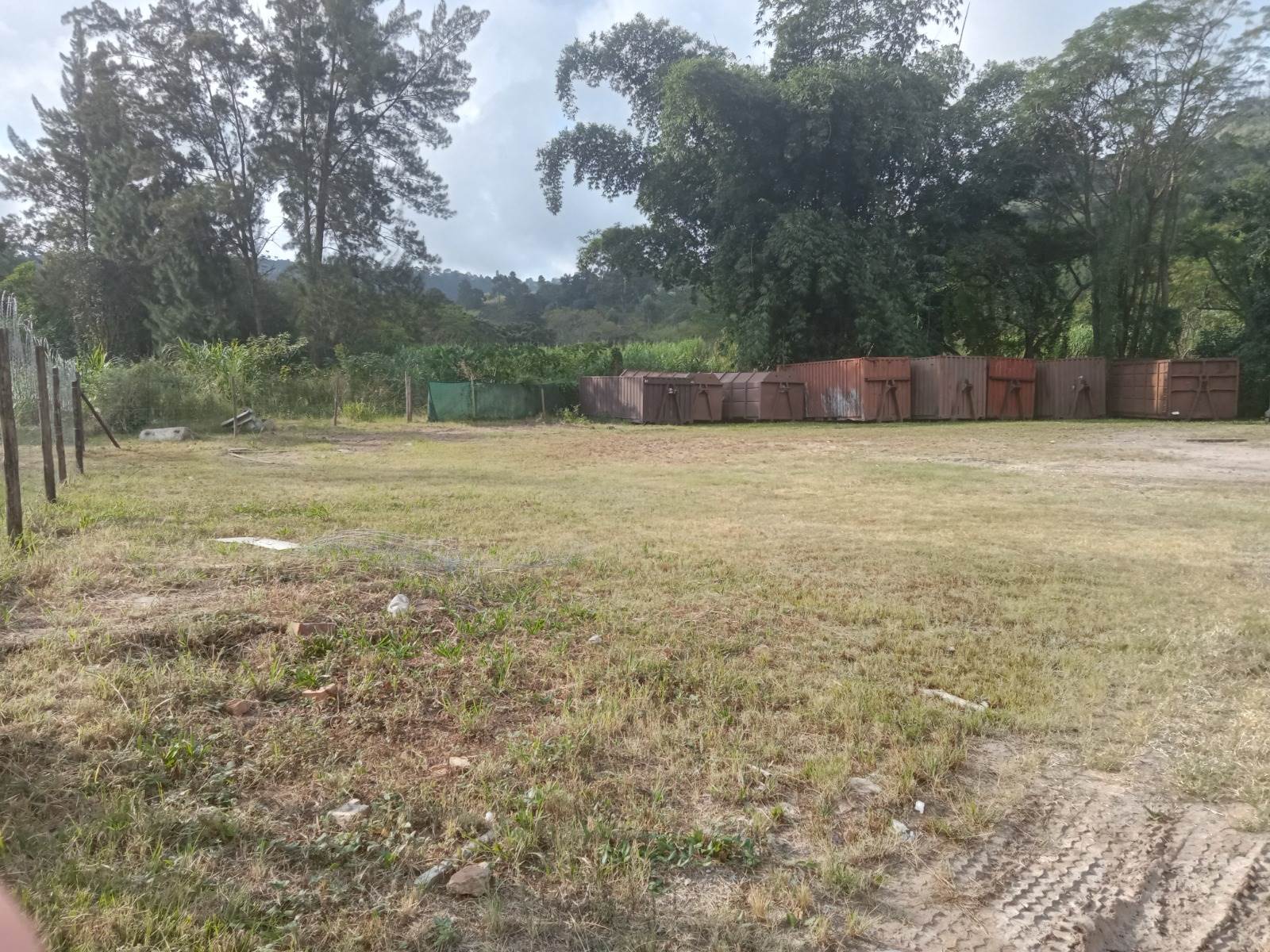 1025 m² Land available in Wyebank photo number 1
