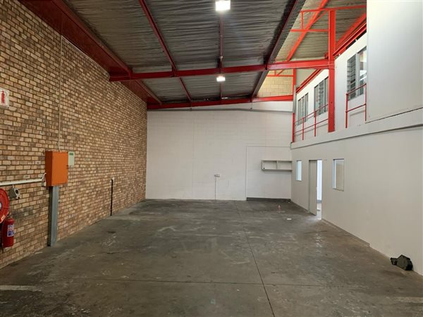 346  m² Industrial space