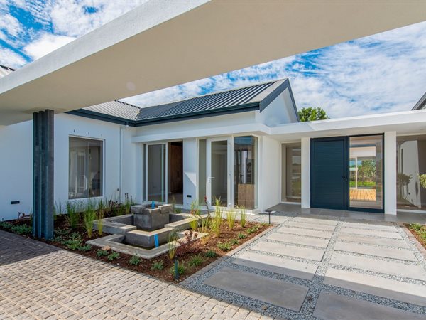 4 Bed House in Pearl Valley