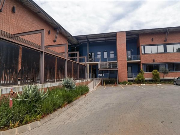 277  m² Commercial space in Lynnwood