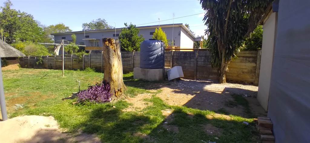 4 Bed House in Louis Trichardt photo number 6
