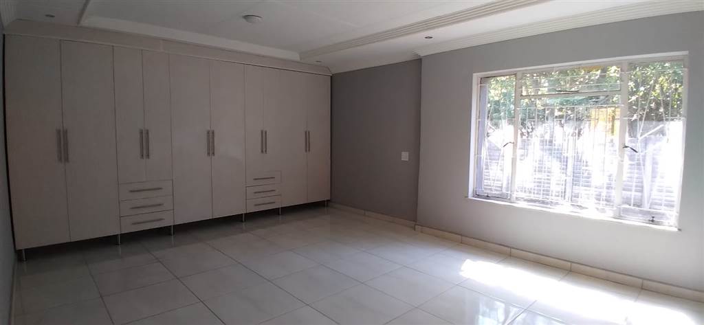4 Bed House in Louis Trichardt photo number 20