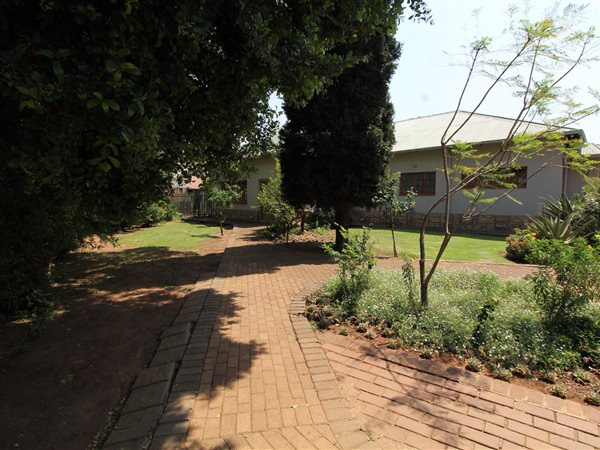 7 Bed House in Beyers Park