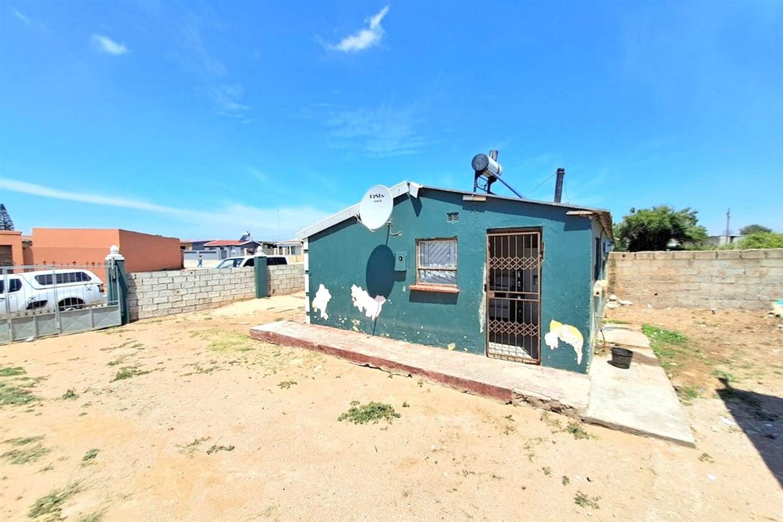 1 Bed House in Zwide photo number 3