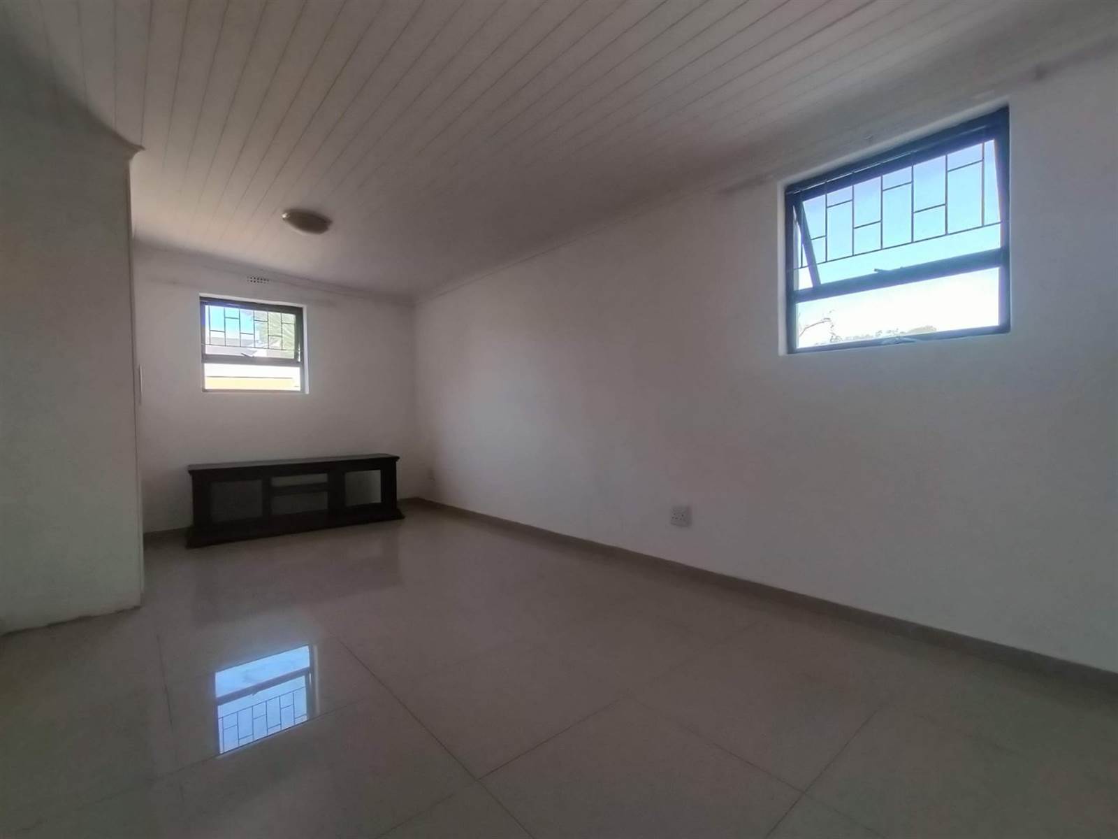 1 Bed Apartment in Flamingo Vlei photo number 12