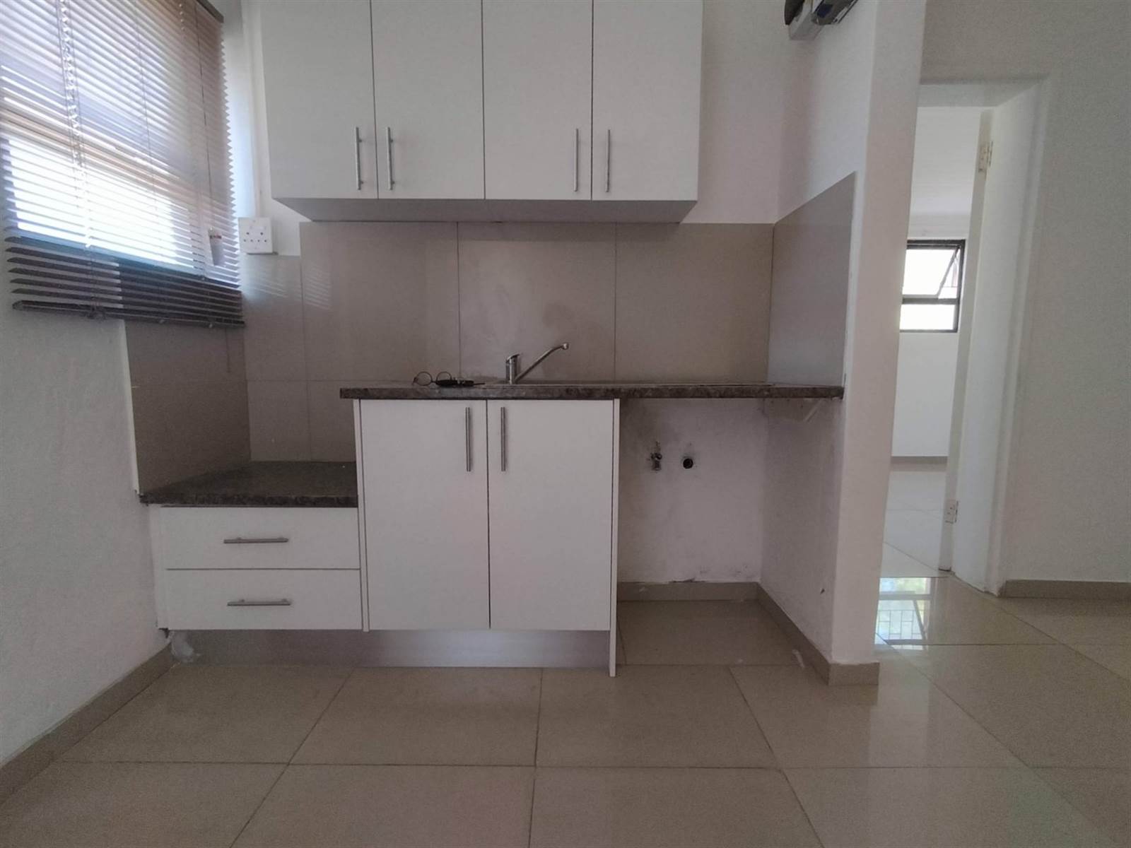 1 Bed Apartment in Flamingo Vlei photo number 5