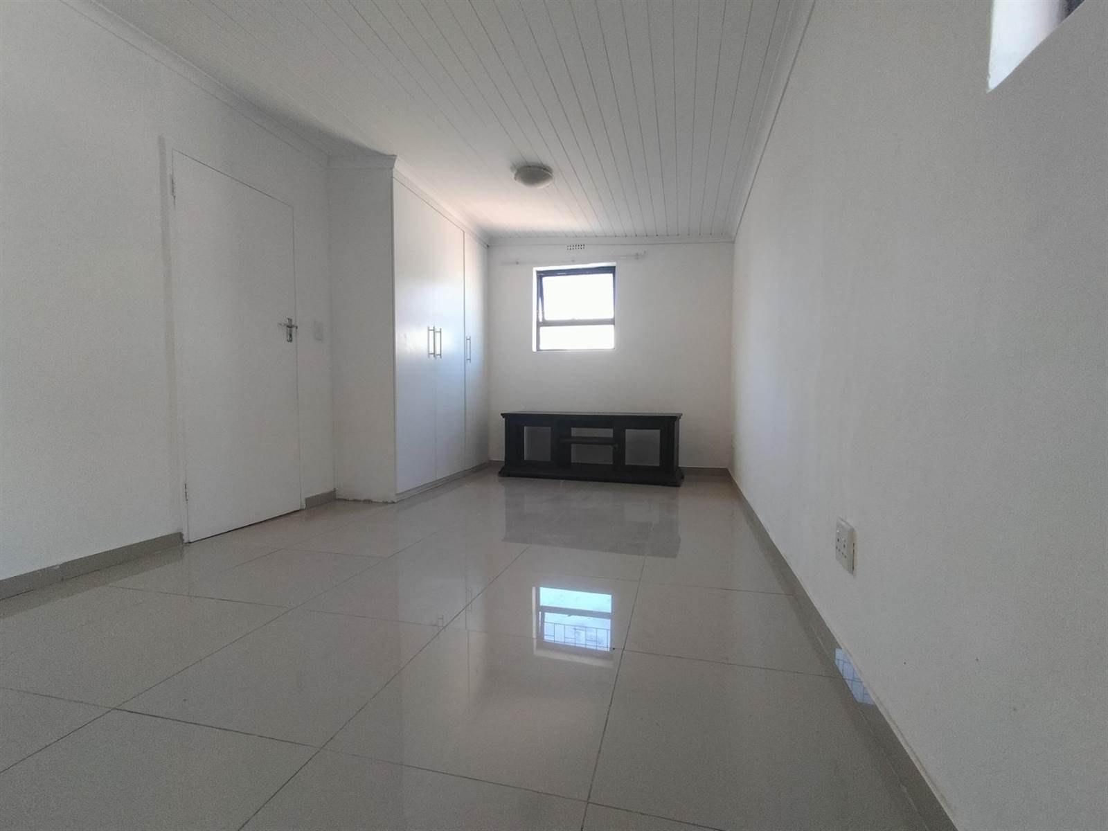 1 Bed Apartment in Flamingo Vlei photo number 13