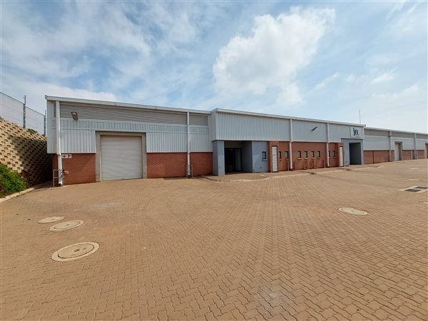 673  m² Industrial space