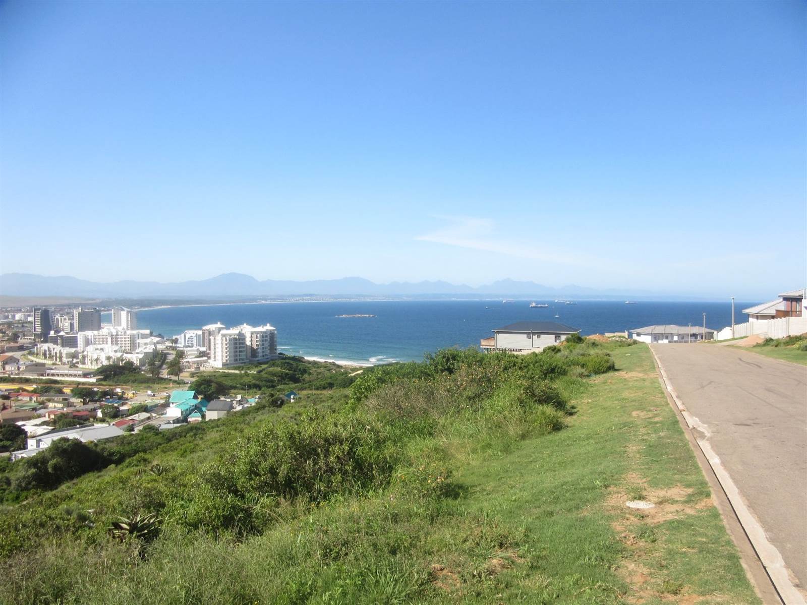 525 m² Land available in Mossel Bay Ext 26 photo number 2