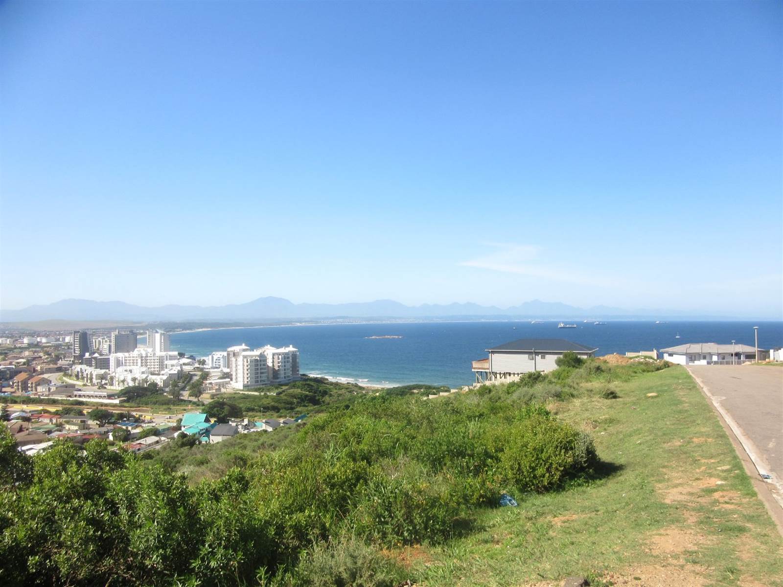 525 m² Land available in Mossel Bay Ext 26 photo number 9