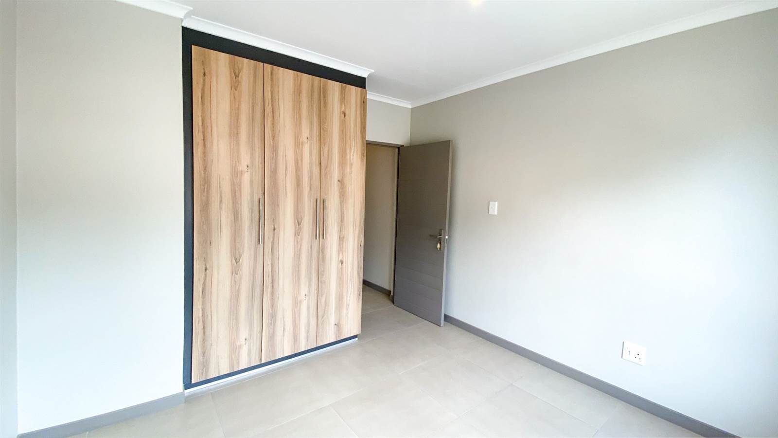 4 Bed Apartment in Waterfall Estate photo number 13