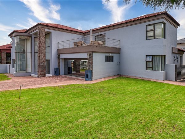 4 Bedroom House 4 Bedroom House
