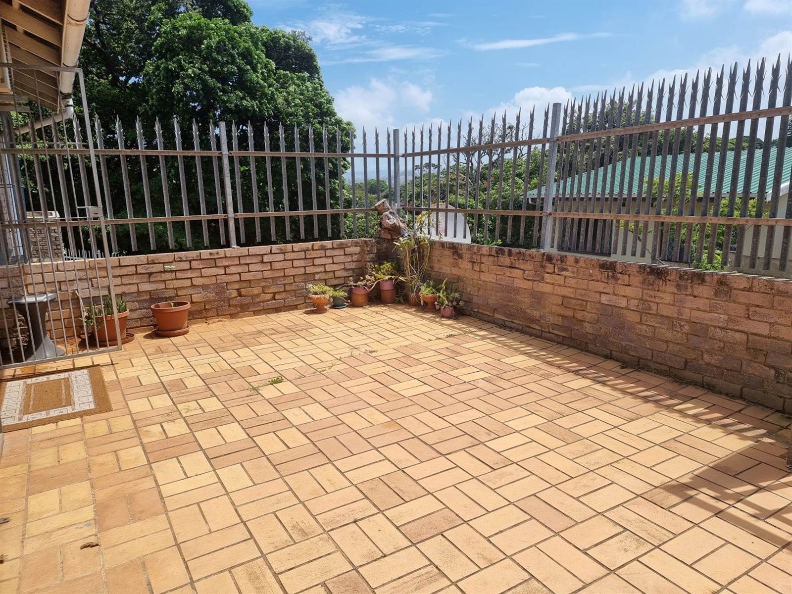 2 Bed Apartment in Port Shepstone photo number 6